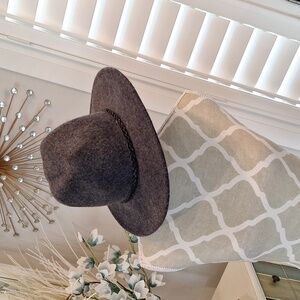 Roots charcoal grey felt hat